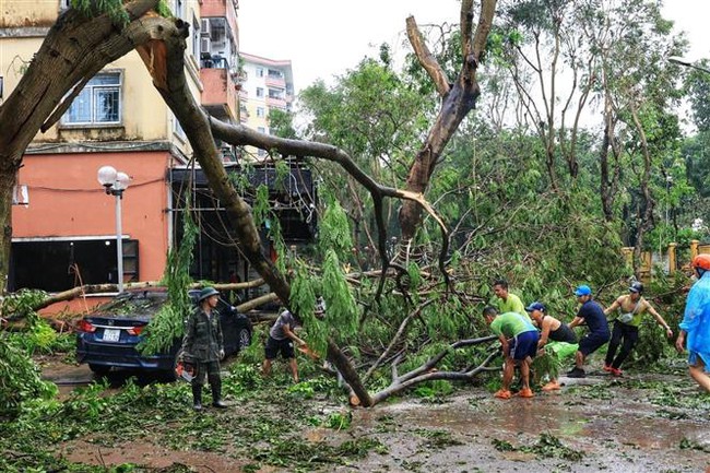 Khắc phục hậu quả bão số 3: Người dân đoàn kết sớm trở lại nhịp sống thường ngày - Ảnh 5.